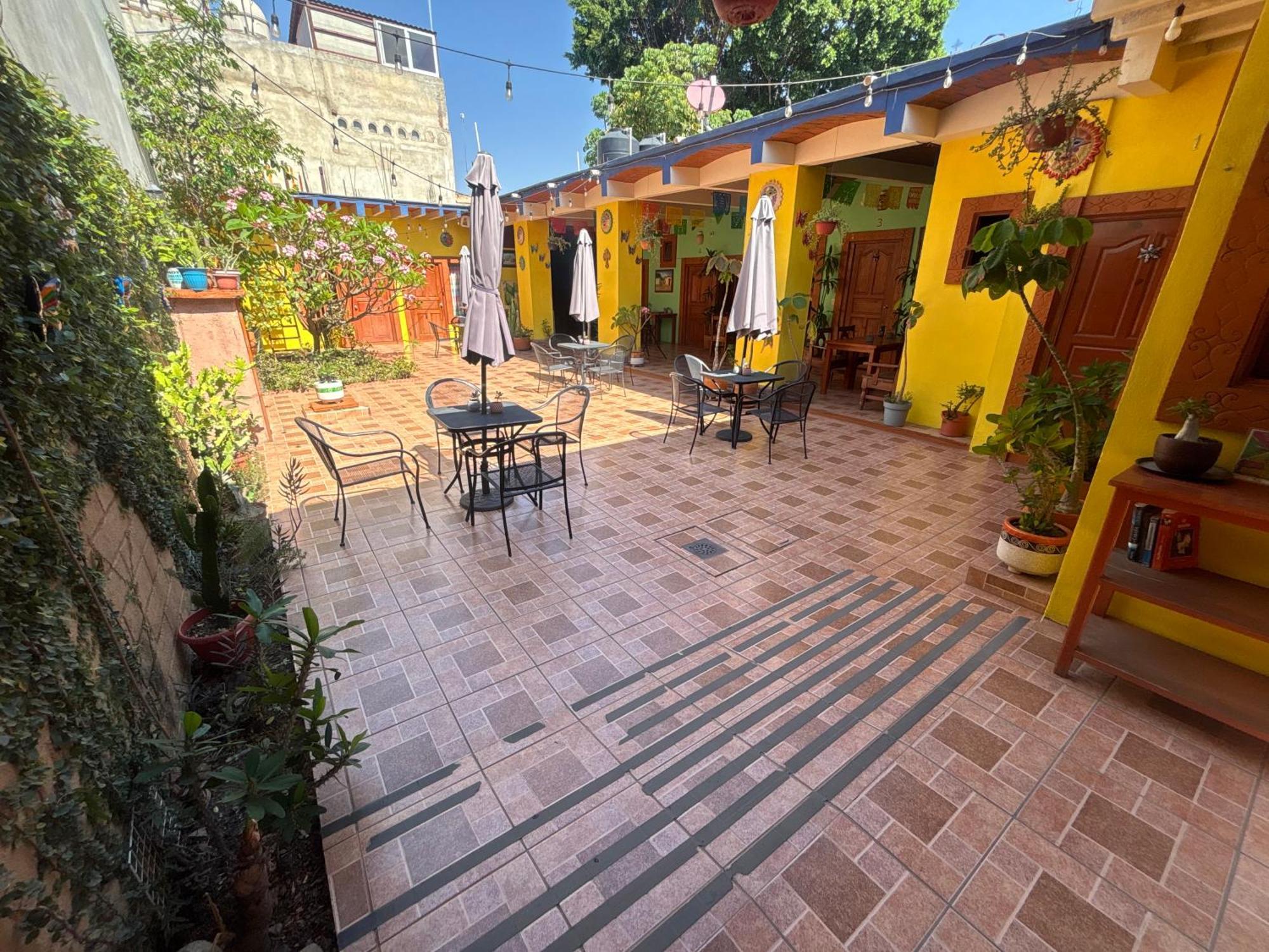 Hotel Posada "Mi Rosita" オアハカ州 エクステリア 写真