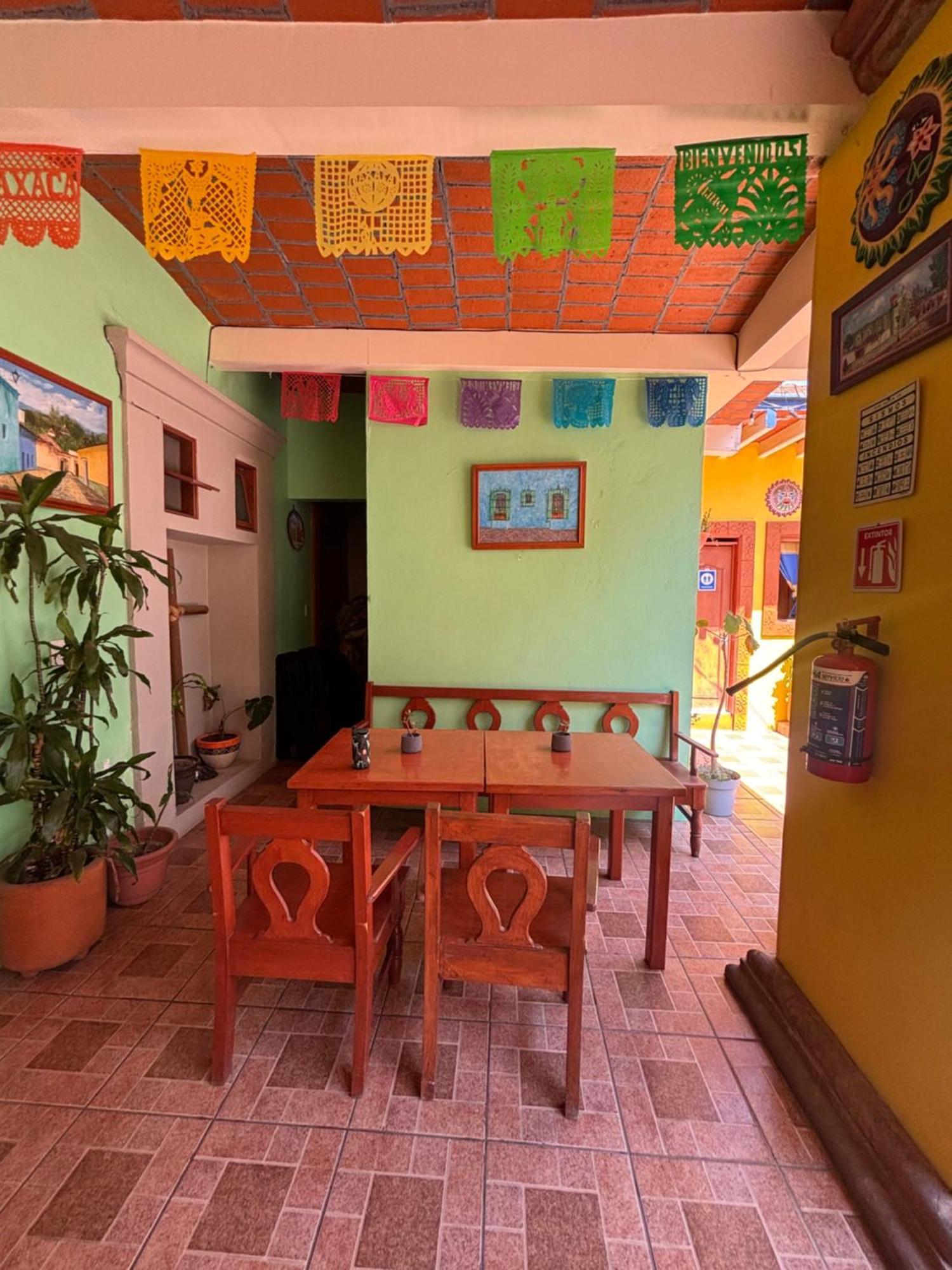 Hotel Posada "Mi Rosita" オアハカ州 エクステリア 写真