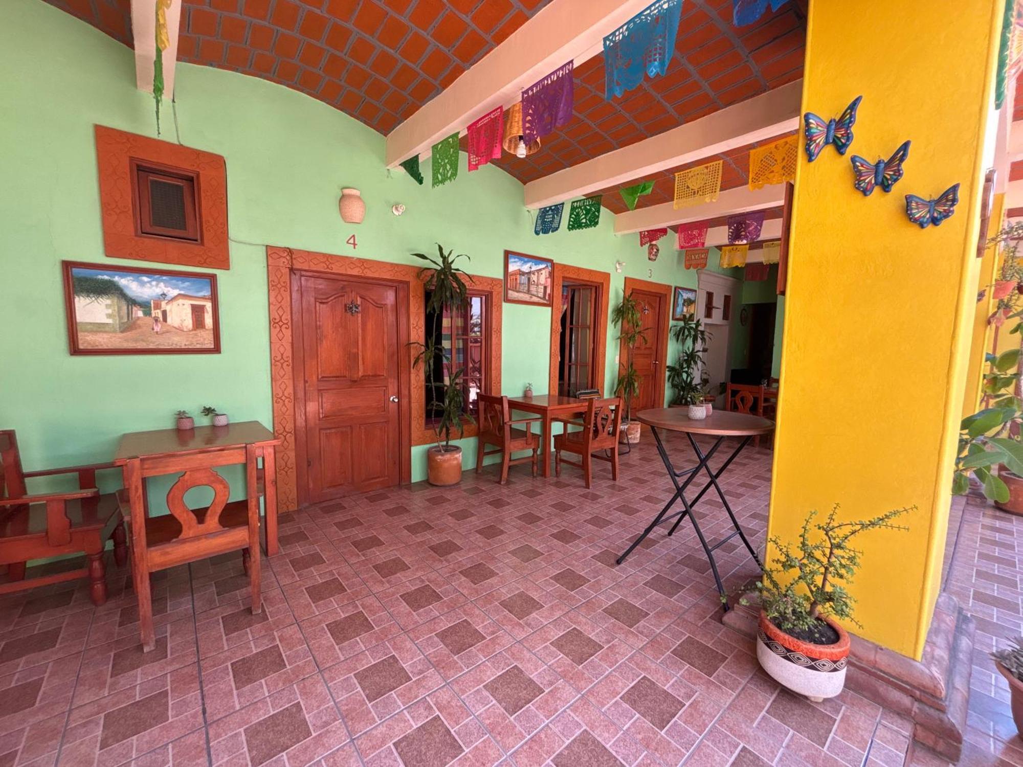 Hotel Posada "Mi Rosita" オアハカ州 エクステリア 写真