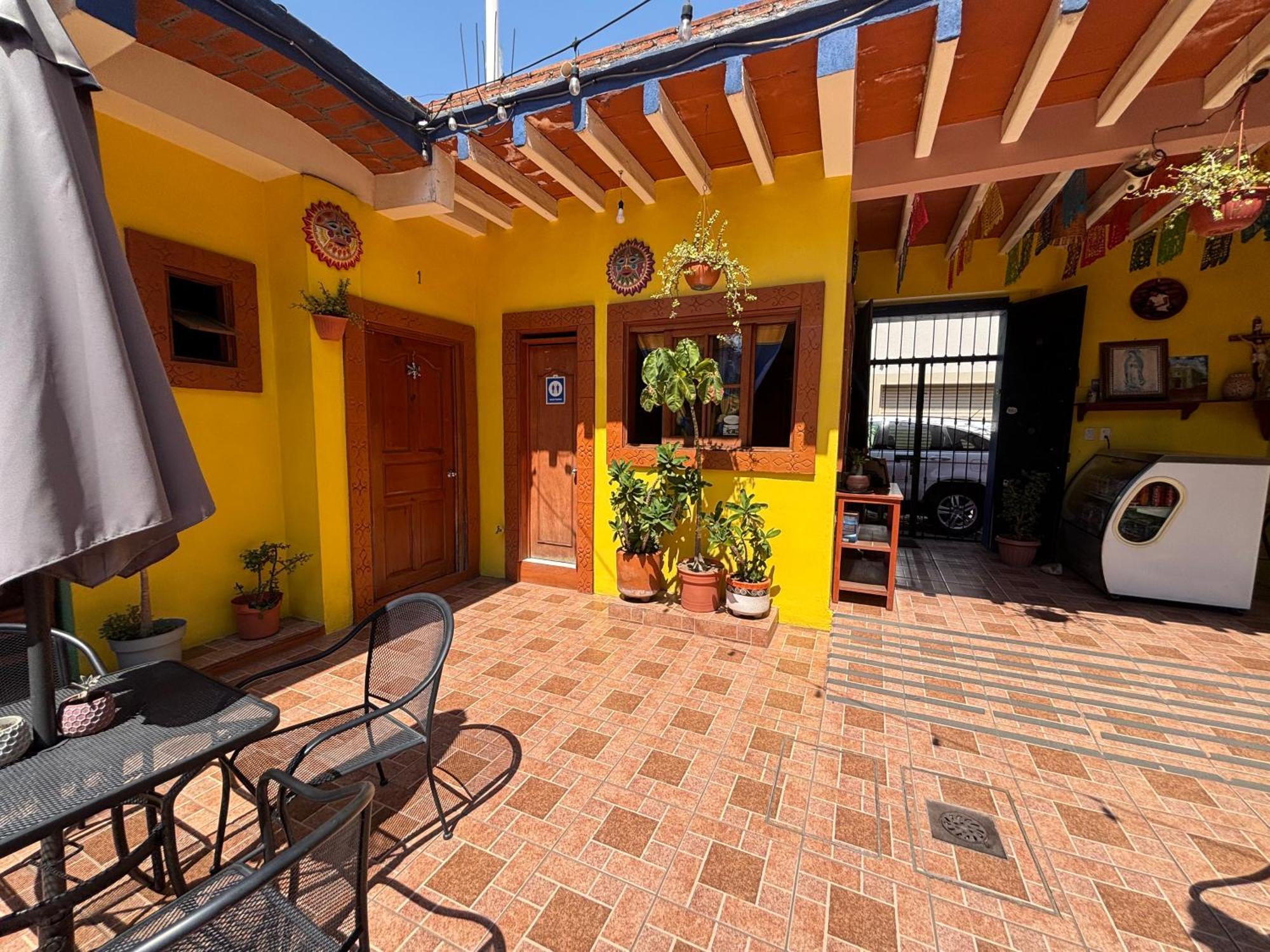 Hotel Posada "Mi Rosita" オアハカ州 エクステリア 写真
